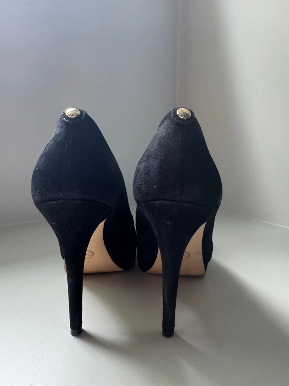 Michael Kors Black Suede Round-Toe Pump Size 6.5